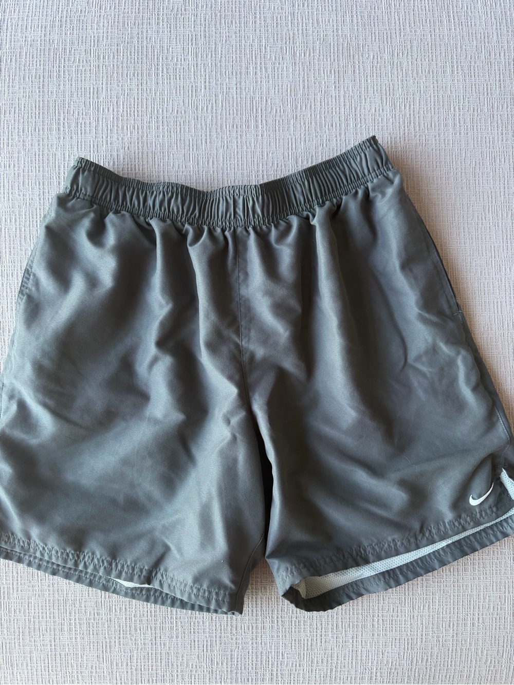 men’s grey Nike shorts